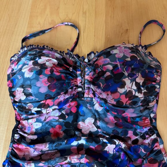Profile by Gottex Romeo & Juliette Floral Ruched Ruffle 1 PC Size 10 Swimsuit - Picture 4 of 10